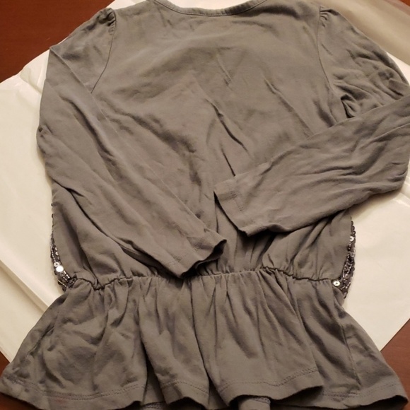 OSHKOSH Girl sz 5 Grey with Silver Sequins Top EUC - Picture 4 of 8